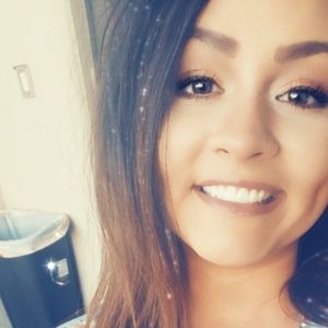 Meet your Posher, Caitlyn